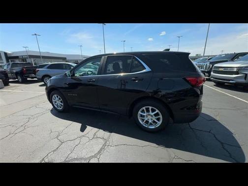 Mosaic Black Metallic 2024 Chevrolet Equinox 1LT