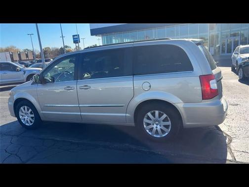 2013 Chrysler Town & Country Touring