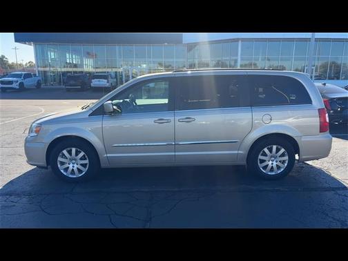 2013 Chrysler Town & Country Touring