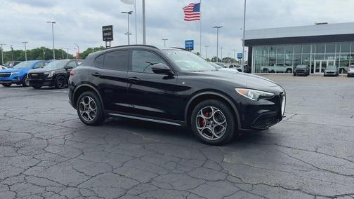 Vulcano Black Metallic 2023 Alfa Romeo Stelvio Ti