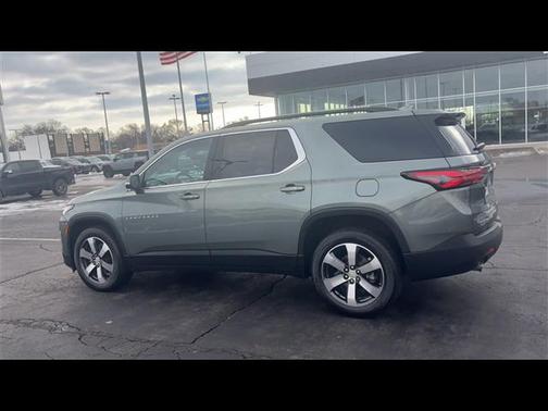 2023 Chevrolet Traverse LT Leather
