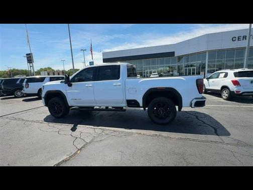 Summit White 2024 GMC Sierra 2500 AT4