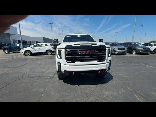 Summit White 2024 GMC Sierra 2500 AT4