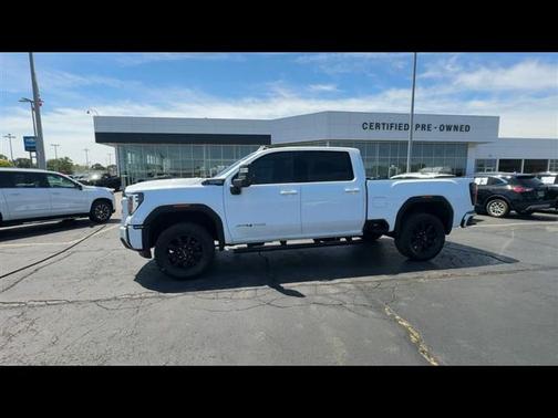 Summit White 2024 GMC Sierra 2500 AT4
