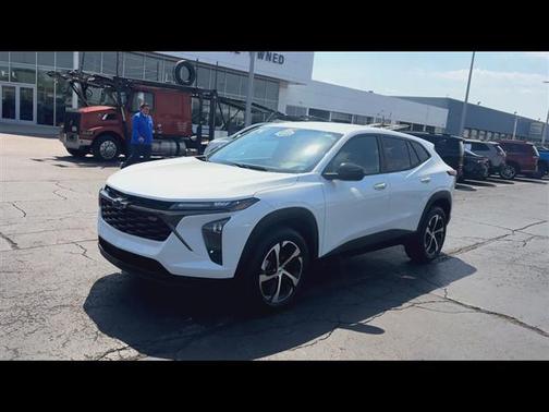 Summit White 2024 Chevrolet Trax FWD 1RS