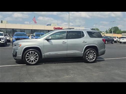 2023 GMC Acadia Denali