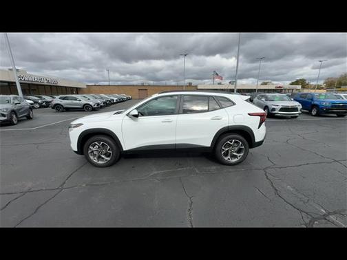 2024 Chevrolet Trax LT