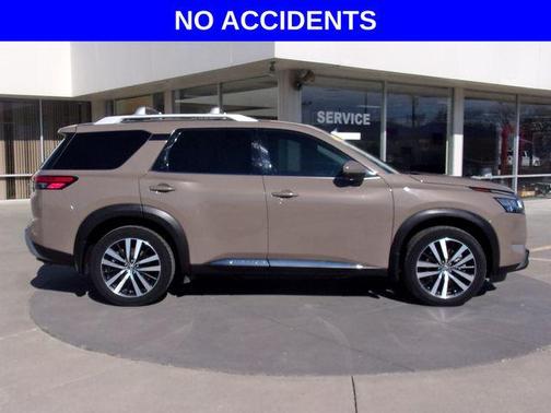 2023 Nissan Pathfinder Platinum 4WD