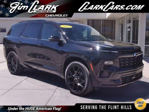 Mosaic Black Metallic 2025 Chevrolet Traverse RS