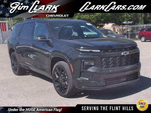 Mosaic Black Metallic 2025 Chevrolet Traverse RS