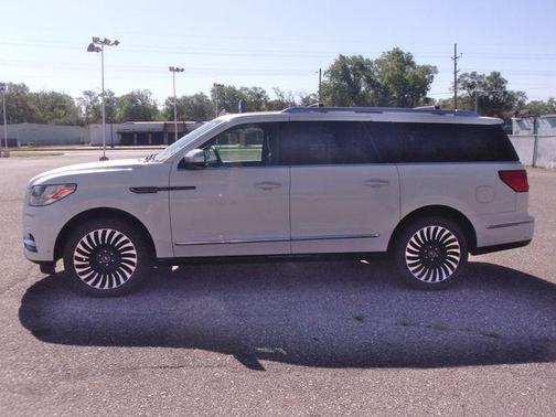 Pristine White 2020 Lincoln Navigator Black Label