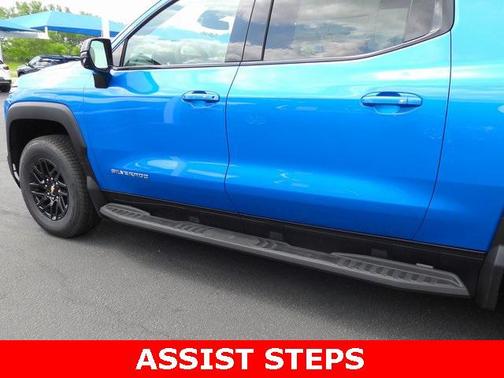 2025 Chevrolet Silverado EV LT