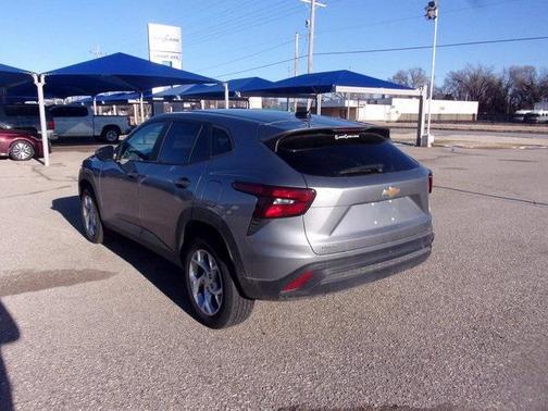 2025 Chevrolet Trax LS