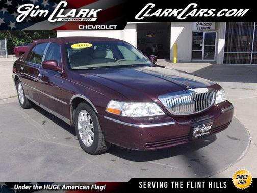 2006 Lincoln Town Car Executive L