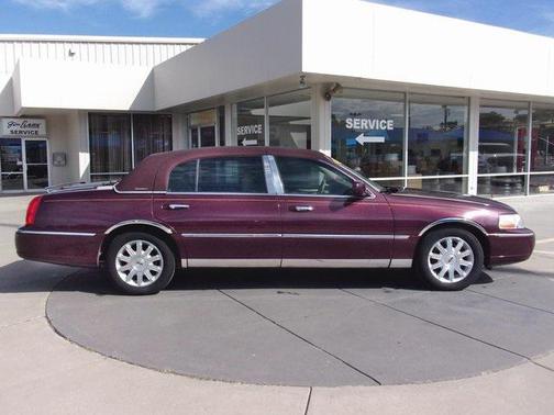 2006 Lincoln Town Car Executive L