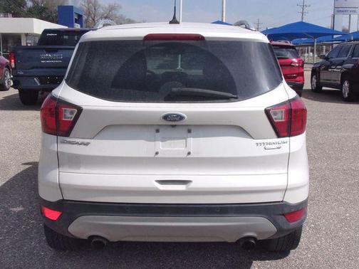 White Platinum Metallic Tri-Coat 2019 Ford Escape Titanium