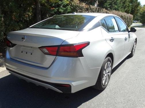 Photo 3 of 31 of 2020 Nissan Altima 2.5 S