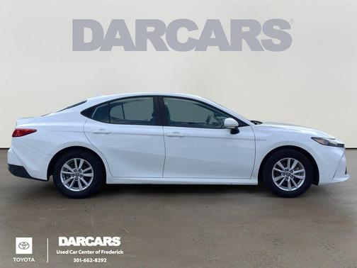 Ice 2025 Toyota Camry LE