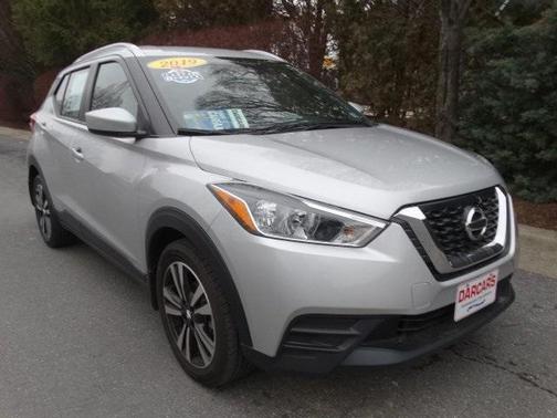 Photo 1 of 28 of 2019 Nissan Kicks SV