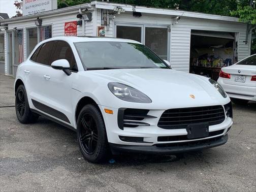 2021 Porsche Macan Base