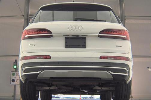 2022 Audi Q7 45 Premium Plus