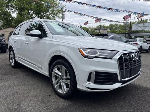 2022 Audi Q7 45 Premium Plus