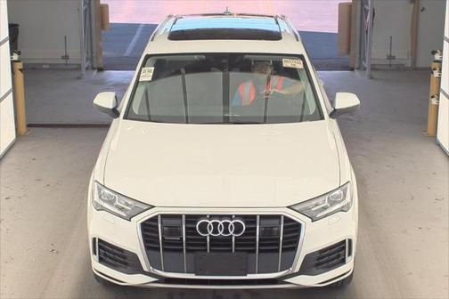 2022 Audi Q7 45 Premium Plus