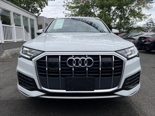 2022 Audi Q7 45 Premium Plus