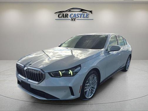 Alpine White 2024 BMW 530 xDrive