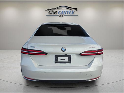 Alpine White 2024 BMW 530 xDrive