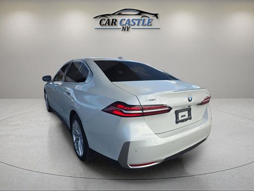 Alpine White 2024 BMW 530 xDrive