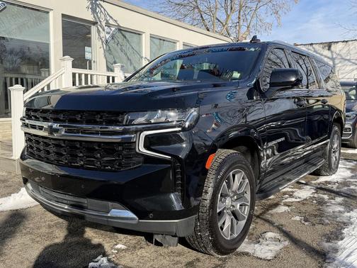 2023 Chevrolet Suburban LS