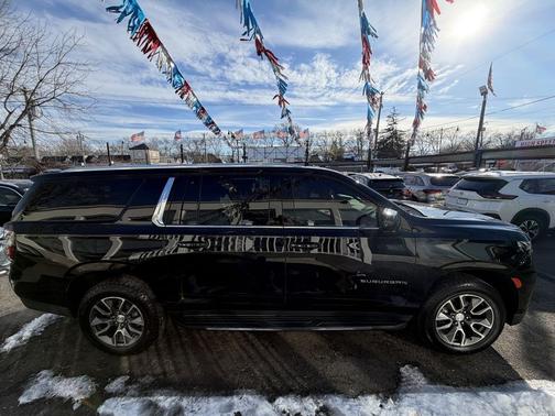 2023 Chevrolet Suburban LS