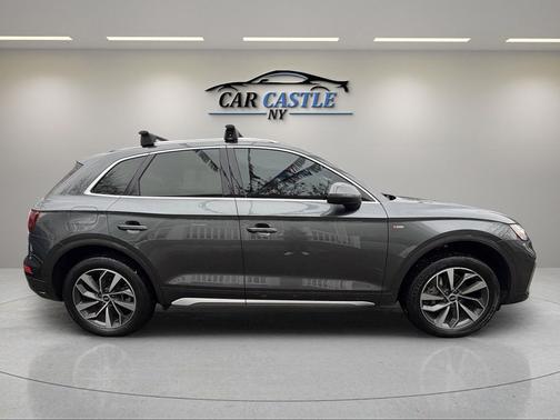 2022 Audi Q5 45 S line Premium