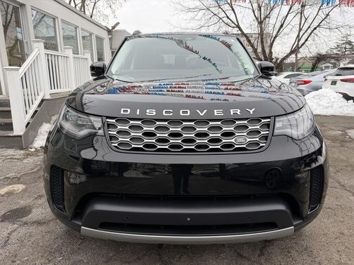 2022 Land Rover Discovery P300 S