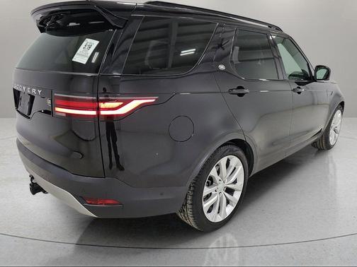 2022 Land Rover Discovery P300 S