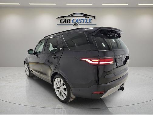 2022 Land Rover Discovery P300 S