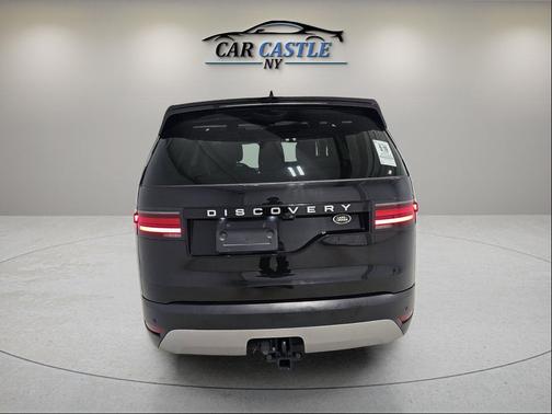 2022 Land Rover Discovery P300 S