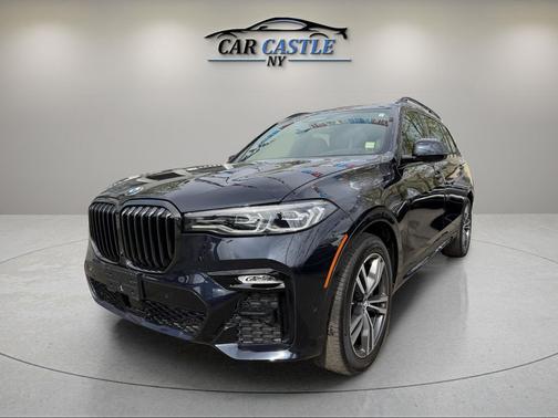 Black Sapphire Metallic 2022 BMW X7 xDrive40i
