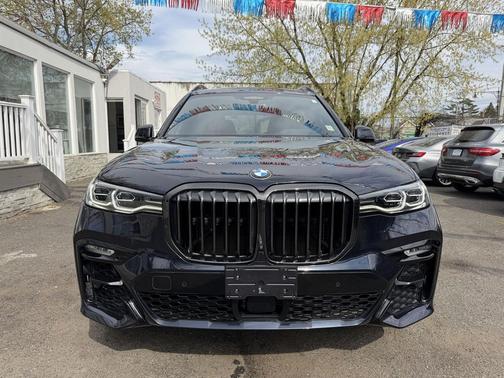Black Sapphire Metallic 2022 BMW X7 xDrive40i