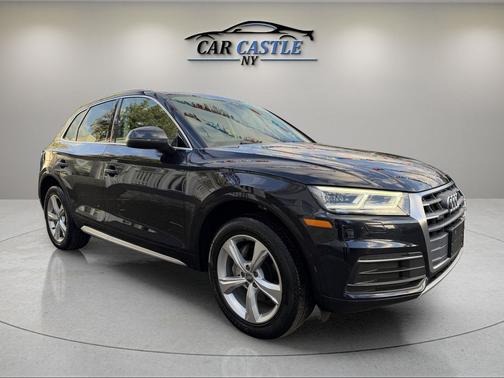 Moonlight Blue Metallic 2020 Audi Q5 45 Premium Plus