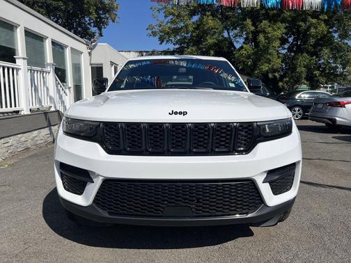 2024 Jeep Grand Cherokee Altitude