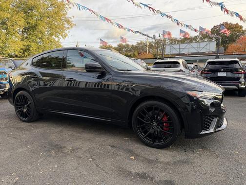 2022 Maserati Levante Modena