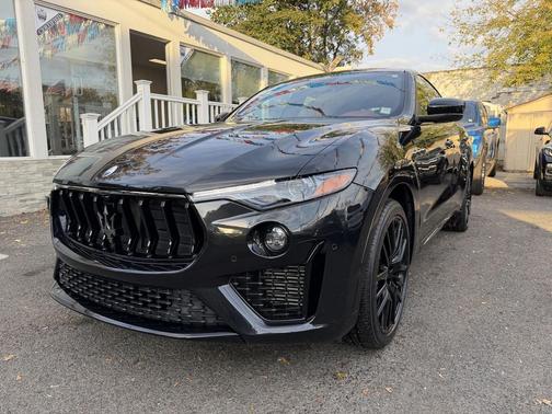 2022 Maserati Levante Modena