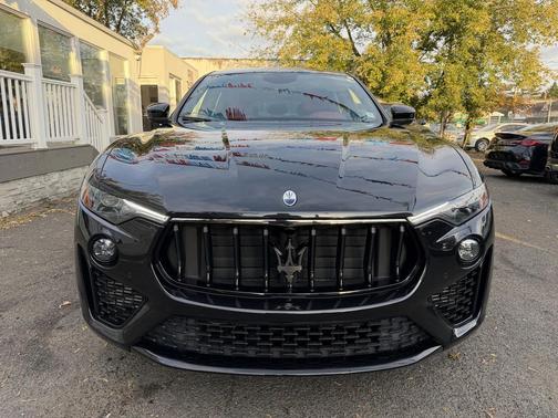 2022 Maserati Levante Modena