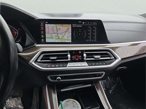 Manhattan Green Metallic 2022 BMW X5 xDrive40i