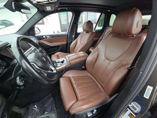 Manhattan Green Metallic 2022 BMW X5 xDrive40i