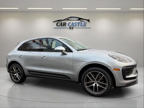2022 Porsche Macan 