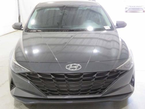 Gray 2023 Hyundai ELANTRA SE
