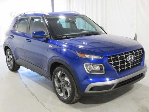 2022 Hyundai VENUE SEL